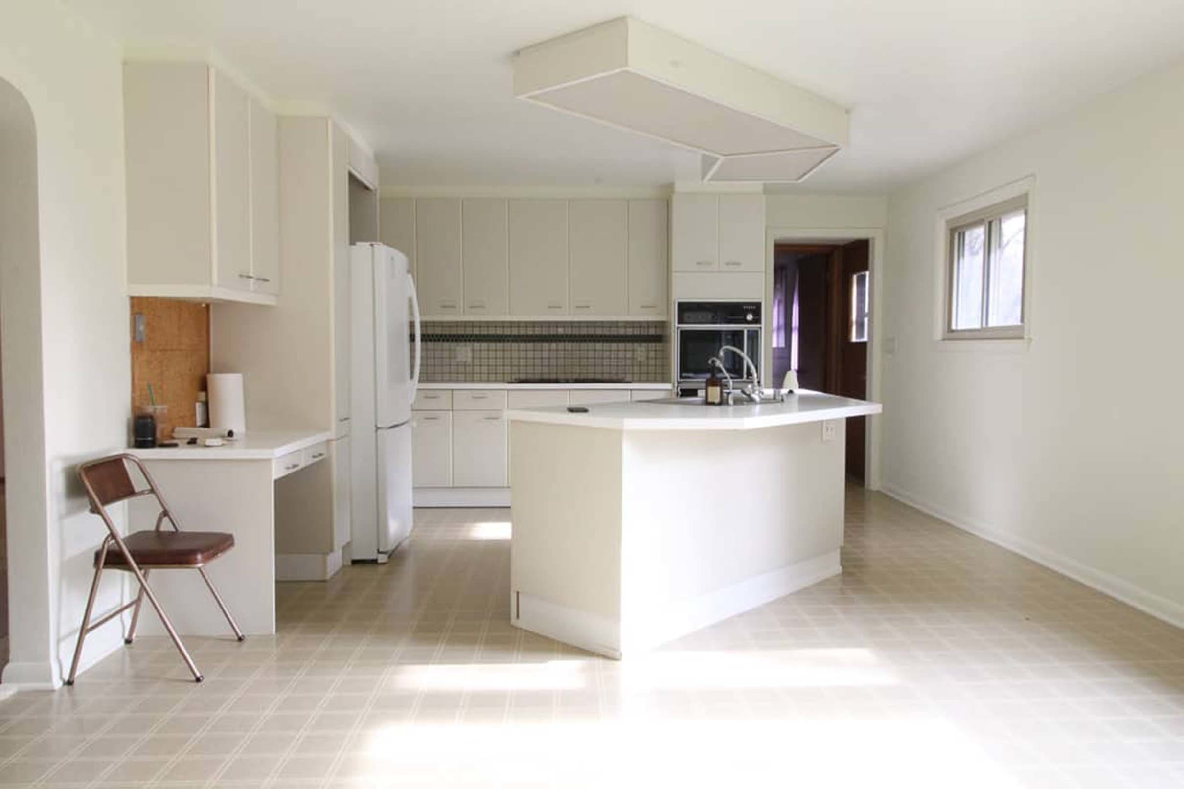 White kitchen before renovation