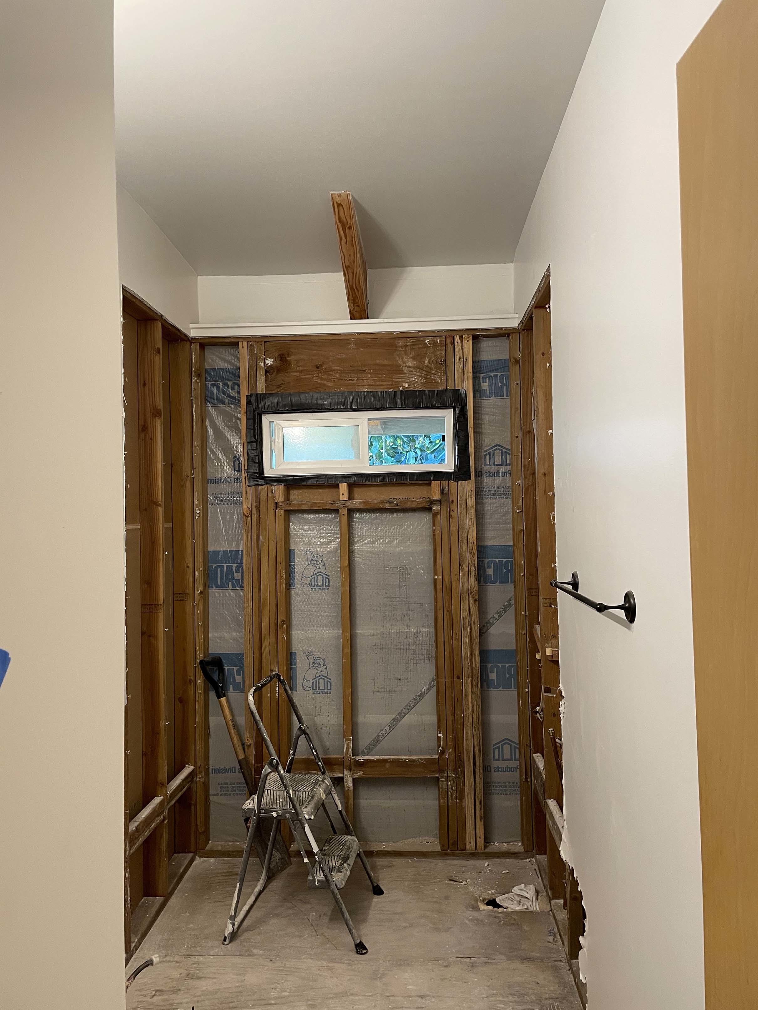 Small bathroom before renovation
