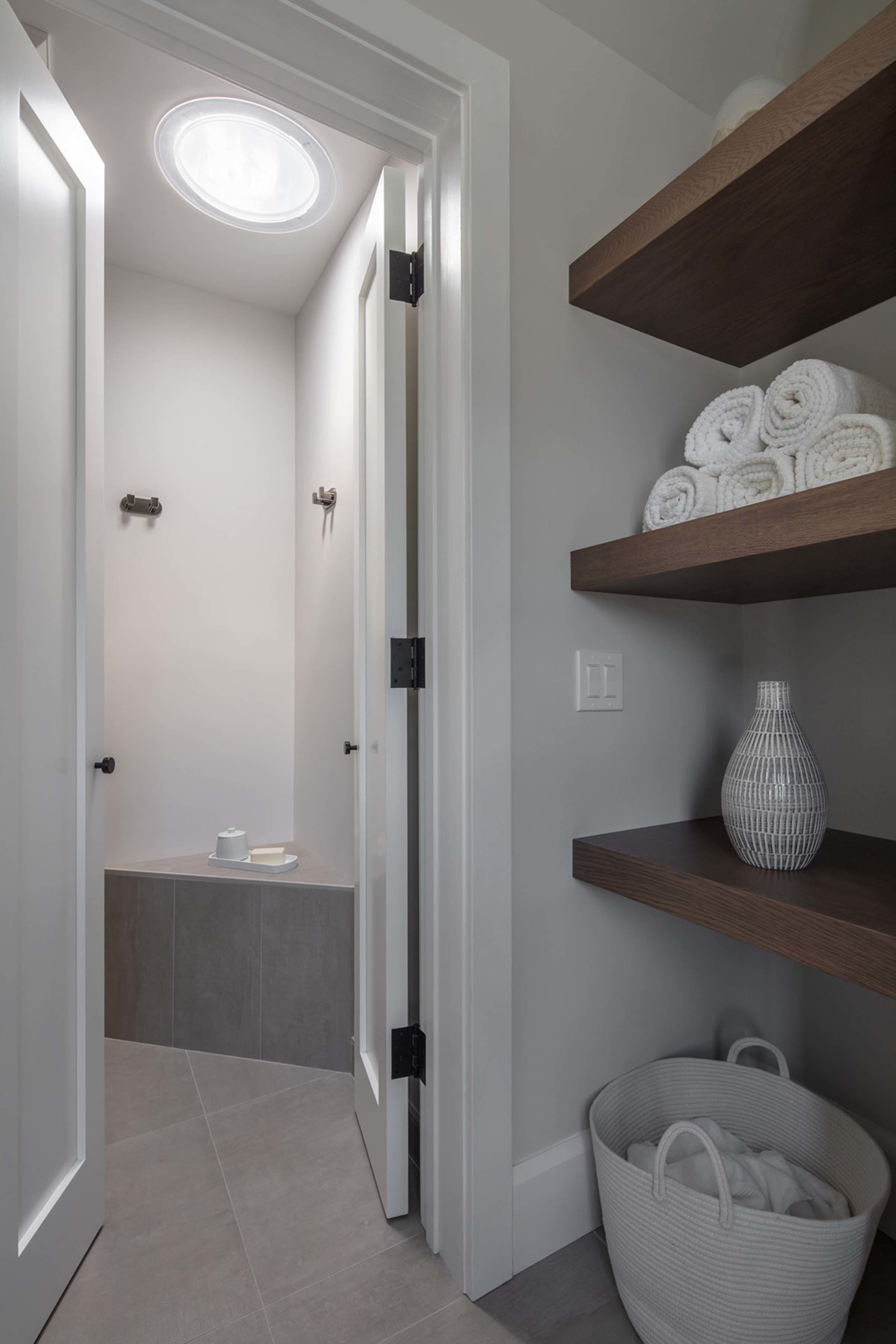 Small bathroom white Sun Tunnel skylight